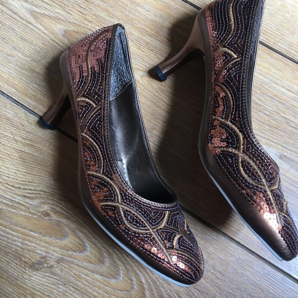 Shoes - Picture 3 of 6